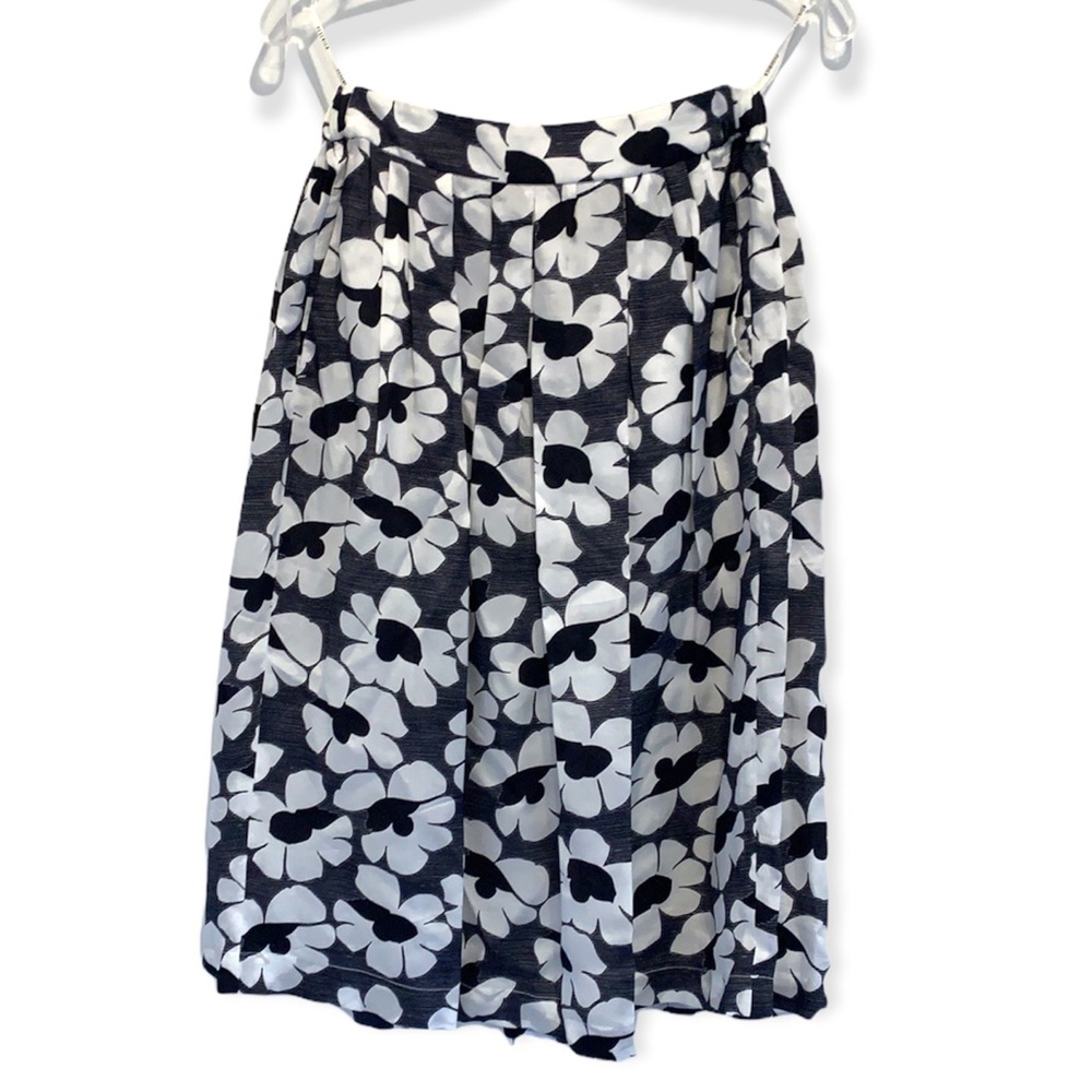 Peserico A-Line Pleated Floral Skirt with Pockets